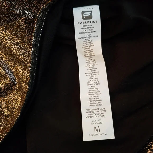⭐FABLETICS | Liora Metallic Athletic Ripstop Cowl Neck Kangaroo Pocket Vest - Picture 15 of 16